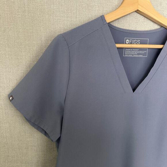 Figs 3-Pocket Scrubs Top Blue Grey Boxy Cropped Altered Size Medium - Picture 4 of 7